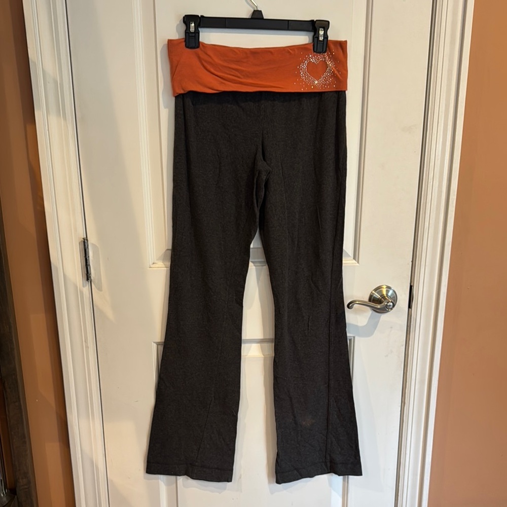 SO Clothing Orange & Gray fold over flare Yoga Pants Leggings rhinestones Sz M